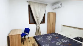 B5 Seaview sunroom, 3 double beds/sofa max 6 guest - Image 5
