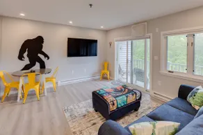 Riverside Condo with Amenities - Image 3