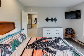 Riverside Condo with Amenities - Image 4
