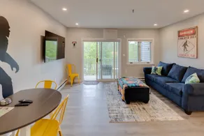 Riverside Condo with Amenities - Image 2