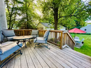 1Br Haven w/ Private Deck - Walk Downtown - Image 3