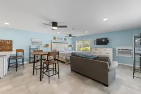 Beachful Bliss Studio - Image 5