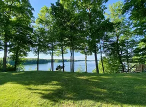 4 BDRM Lake House w/ Private Dock Canoes/Kayaks! - Image 3