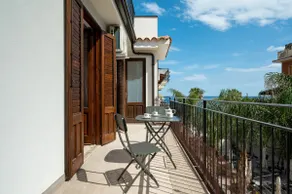 GuestHost - Cozy Flat in the Heart of Letojanni - Image 2