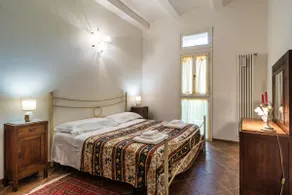 La Valle with parking space near San Gimignano - Image 3
