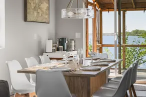 Modern Escape on Lake Elsie - Image 5