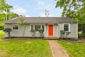 Cozy House in Trendy East Nashville with a Patio and Grill - Image 3