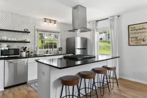 Cozy House in Trendy East Nashville with a Patio and Grill - Image 2