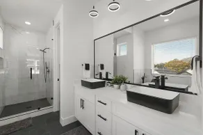 Cozy Spring View - Your Tranquil Houston Retreat - Image 4