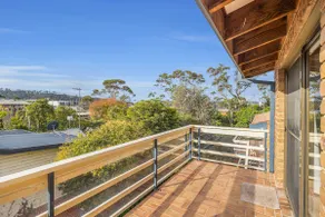 Retreat on Reid Street - Image 2