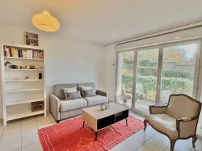 Apartment near the center with garden and terrace - Image 2