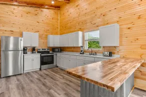 Trailer Parking/Hot Tub/King Size Beds/Mt Views - Image 4