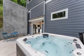 Family Getaway w/ Hot Tub & Arcade Near DT - Image 4
