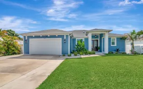 Bright New Home Family Oasis Near the Shore - Image 2