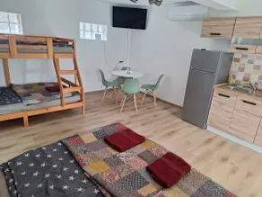 Orchard House, Lake Tisza - Apartman for 4-5 - Image 4