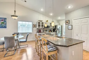Stylish Coastal Cottage Near Downtown Punta Gorda - Image 3