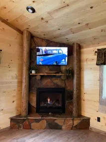 Jackson Hill Cabin - Image 2