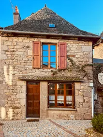 Village house in Marcolès, 2 bedrooms, 4 people, garden - Image 2