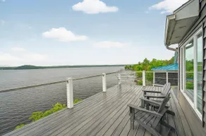 Waterfront Saratoga Lake House - Image 2