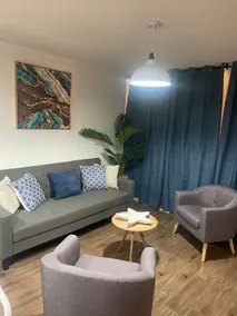 D4 1 Bedroom Apartment - Image 2