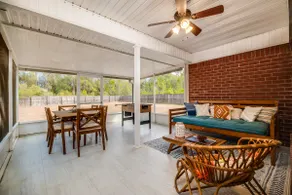 Coastal theme getaway | Relaxing, Patio Arcade - Image 3