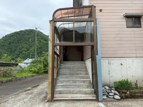 駅から徒歩圏！駐車場完備の大人数用広々一軒家！Newly renovated! - Image 3
