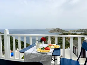 Villa with Breathtaking Views & Private Garden - Image 5
