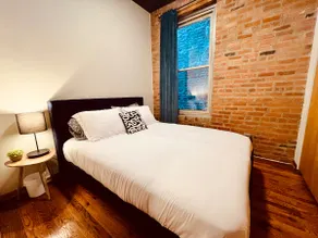 Modern & Spacious Condo Minutes from the Loop - Image 5
