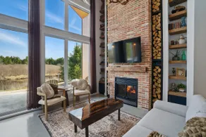 Chalet & Spa River View | Style + Foyer + Confort - Image 3