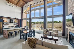 Chalet & Spa River View | Style + Foyer + Confort - Image 3