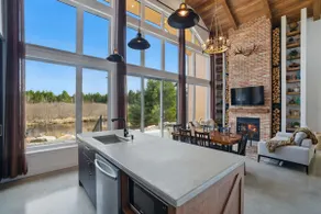 Chalet & Spa River View | Style + Foyer + Confort - Image 5