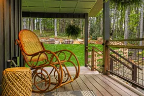 Beautiful, secluded, nestled in the woods+sauna! - Image 4