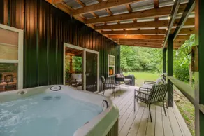 Hocking Hills Cabin- Hot Tub + Fire Pitt - Image 5