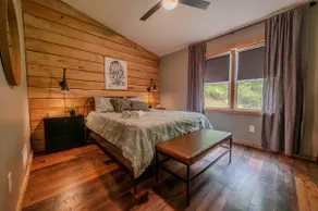 Hocking Hills Cabin- Hot Tub + Fire Pitt - Image 3