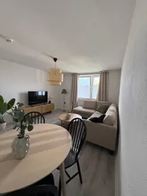 Chic apartment opposite the train station - Image 2