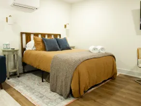 Studio Near Lookout & Downtown | Kitchenette - Image 5