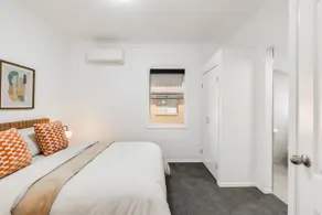 Stylish Inner-City Stay! - Image 4