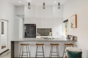 Stylish Inner-City Stay! - Image 2