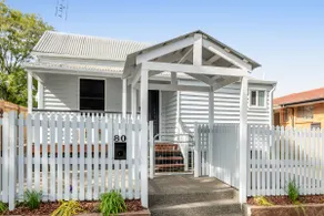Stylish Inner-City Stay! - Image 5