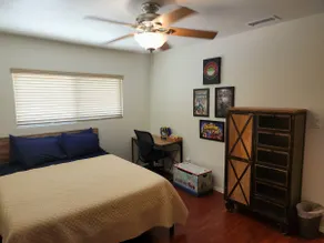 spacious home & fresh eggs - Image 5