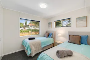 Modern Comfort in Quiet Neighbourhood! - Image 4