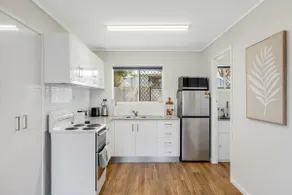 Modern Comfort in Quiet Neighbourhood! - Image 2