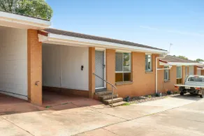 Charm in Leafy Centenary Heights! - Image 5