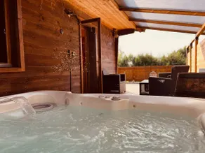 Le Refuge cottage with private Jacuzzi - Image 4