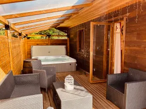 Le Refuge cottage with private Jacuzzi - Image 3