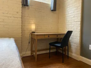Cozy Den Steps from Downtown JC - With Parking - Image 3