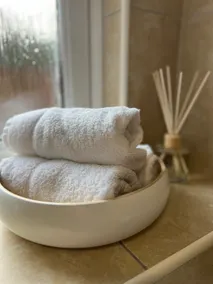 10 Minutes From Stanstead Airport 2Bed + Parking - Image 3