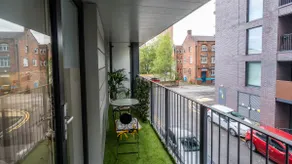 Mega7 Spacious 2Bedroom Apartment, 2 Bathrooms, Balcony and Free Parking - Image 4