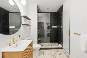 Sosuite | Studio Apt w Laundry, Courtyard View - Image 4