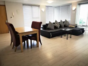 Large 1 Bedroom Suite for 5 - Image 2
